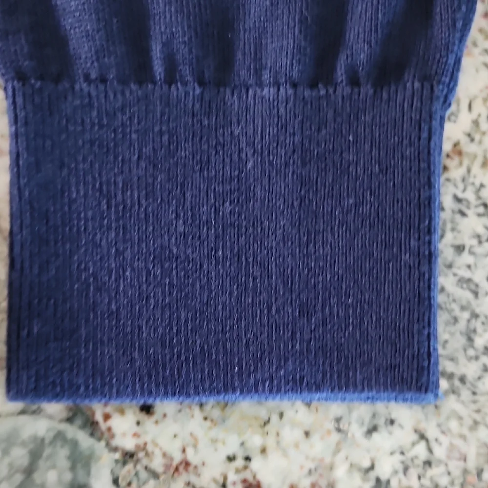 Pebble Beach Women's Navy Blue V-Neck Sweater - Picture 4 of 9